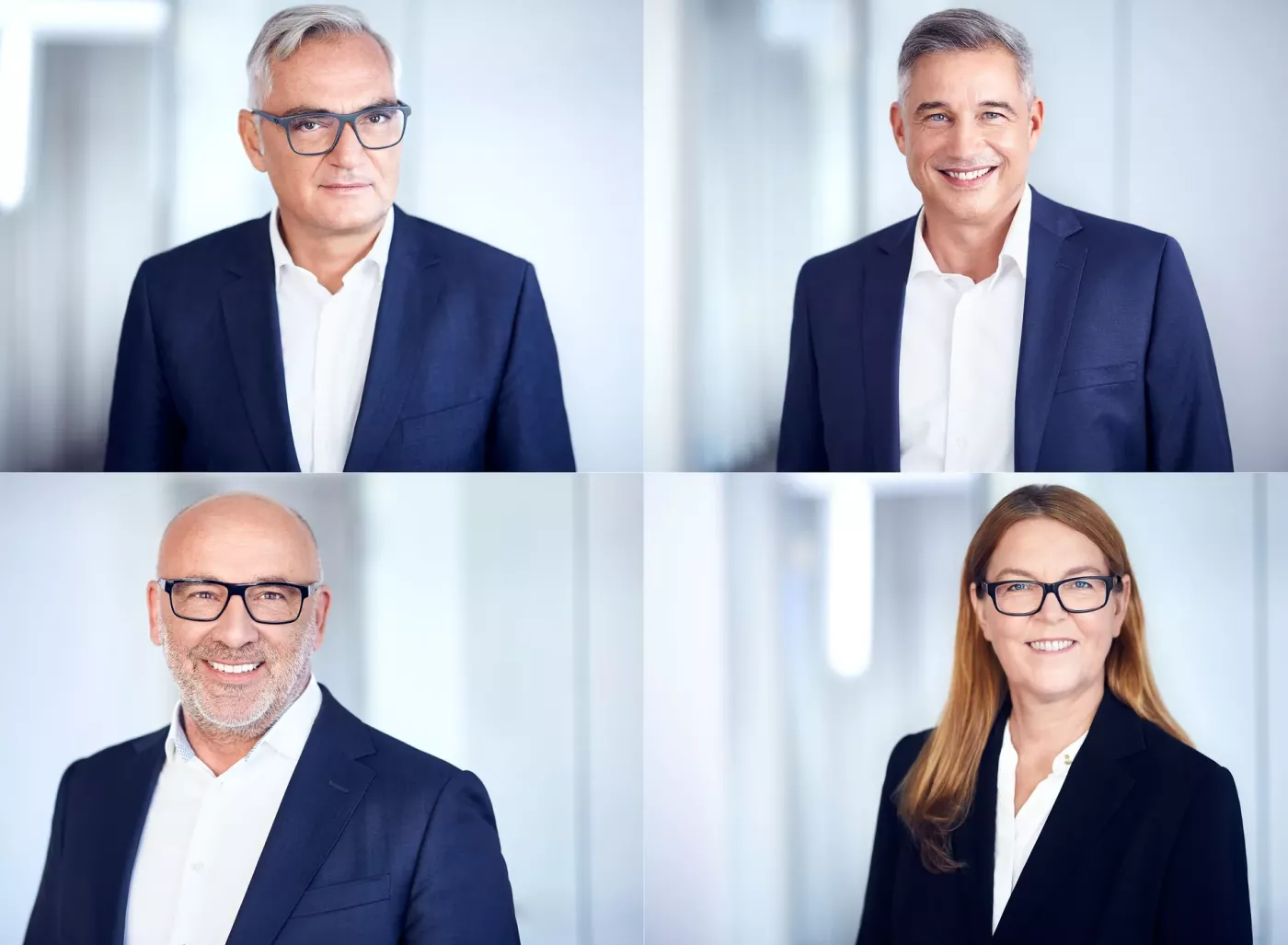 Vier einheitliche Businessportraits eines Teams im hellen Büro – Studio Benno Kraehahn, Berlin